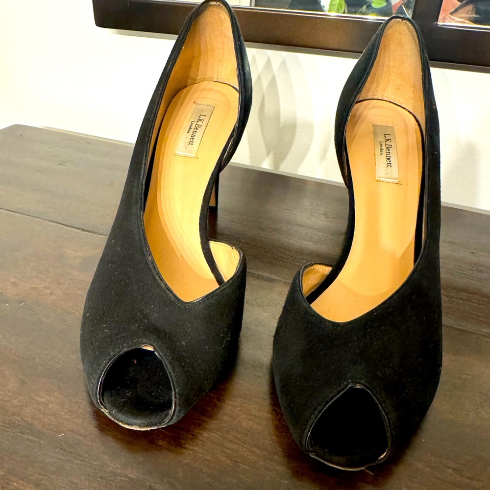 LK Bennett Black Keyhole Heels - Size 38 (US 7.5-8)